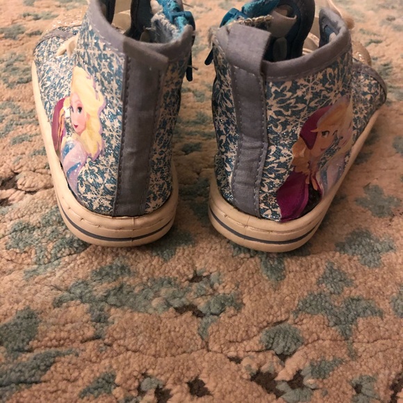 FROZEN SHOES - Picture 3 of 7